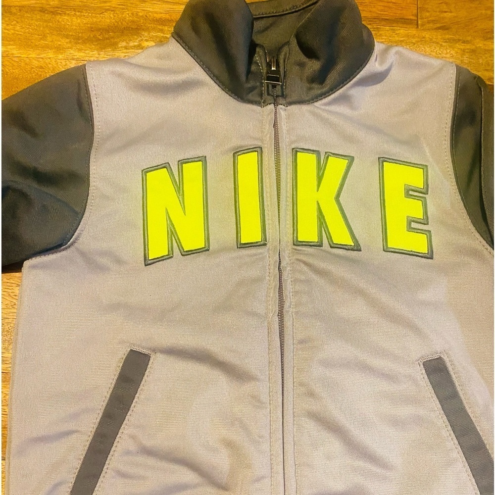 Nike track jacket 3t excellent condition